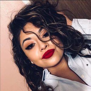 Meet your Posher, Nereyda